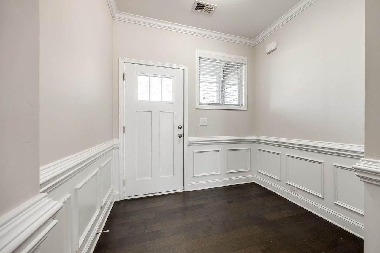1412 Bramblewood Dr - Photo 4 of 39