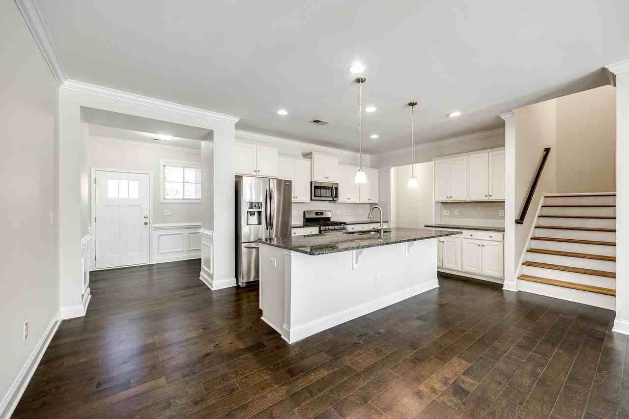 1412 Bramblewood Dr - Photo 6 of 39