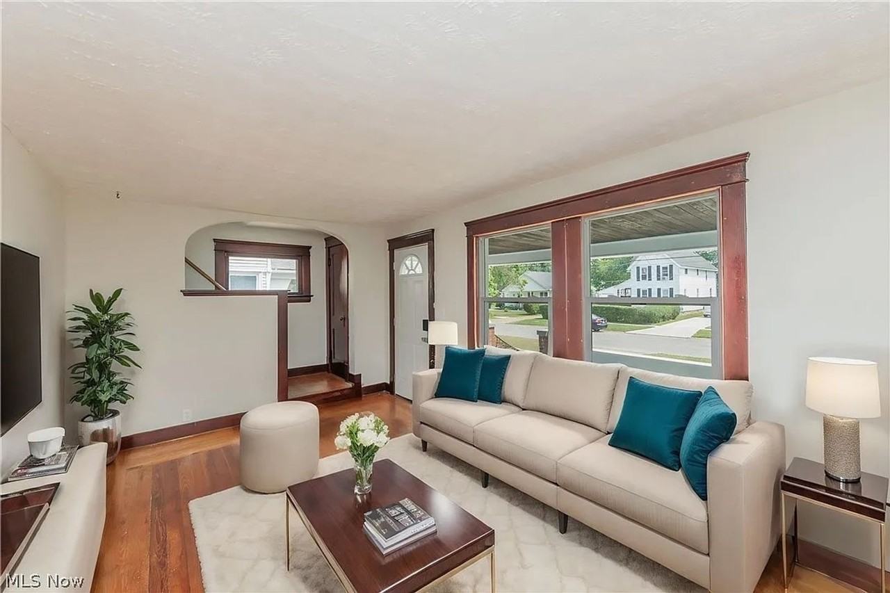 922 W 22nd St - Photo 3 of 20