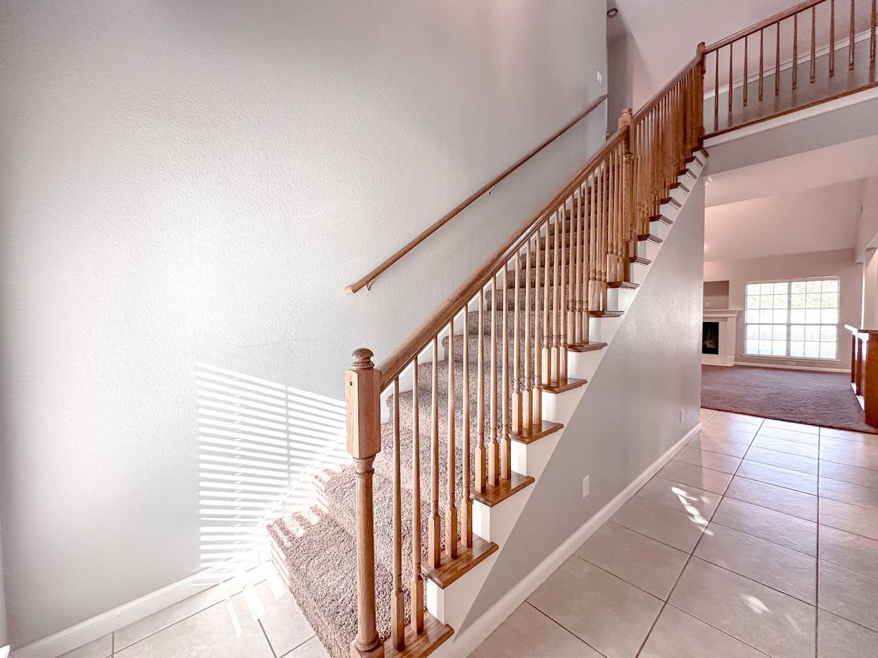 1608 W Lincoln Pl - Photo 3 of 40