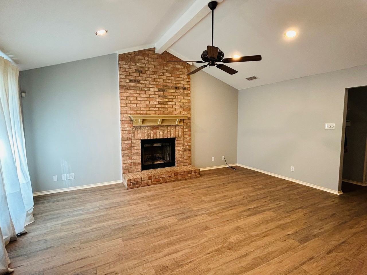 100 Cross Country Dr - Photo 2 of 18