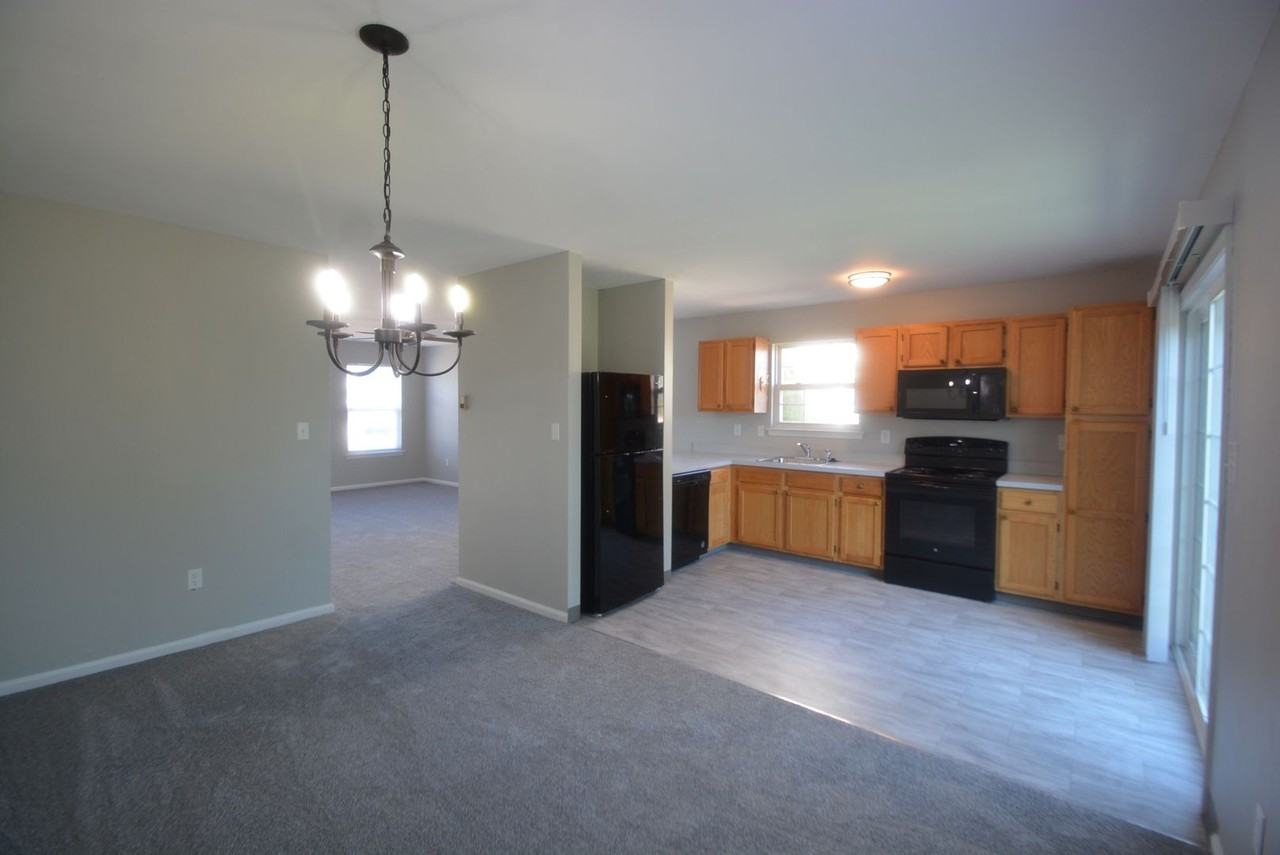 33 Franklin Dr - Photo 3 of 31