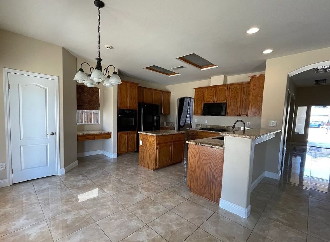 10030 Seneca Falls Ave - Photo 2 of 13