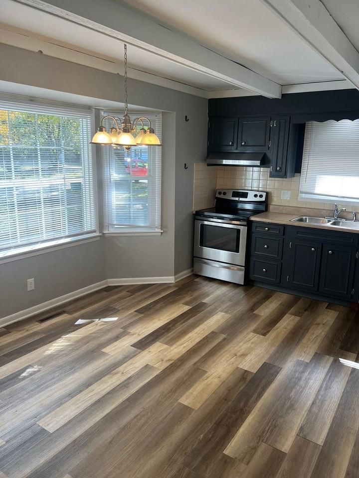 2321 Lynnhaven Dr - Photo 3 of 7