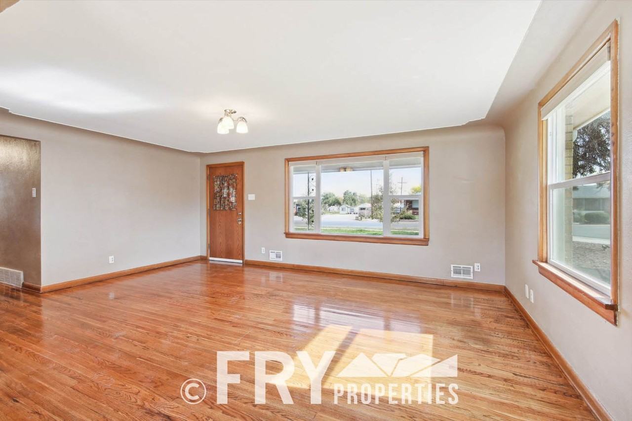 5275 Carr St - Photo 4 of 26