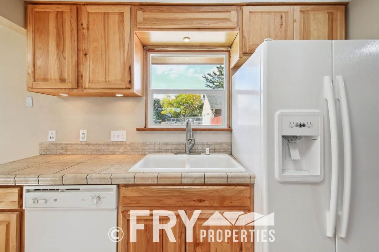 5275 Carr St - Photo 7 of 26