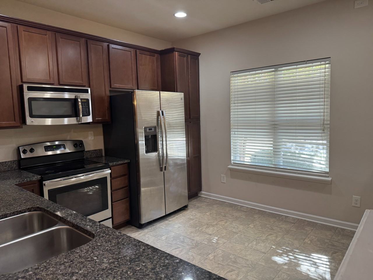 10559 Bunclody Dr - Photo 7 of 31