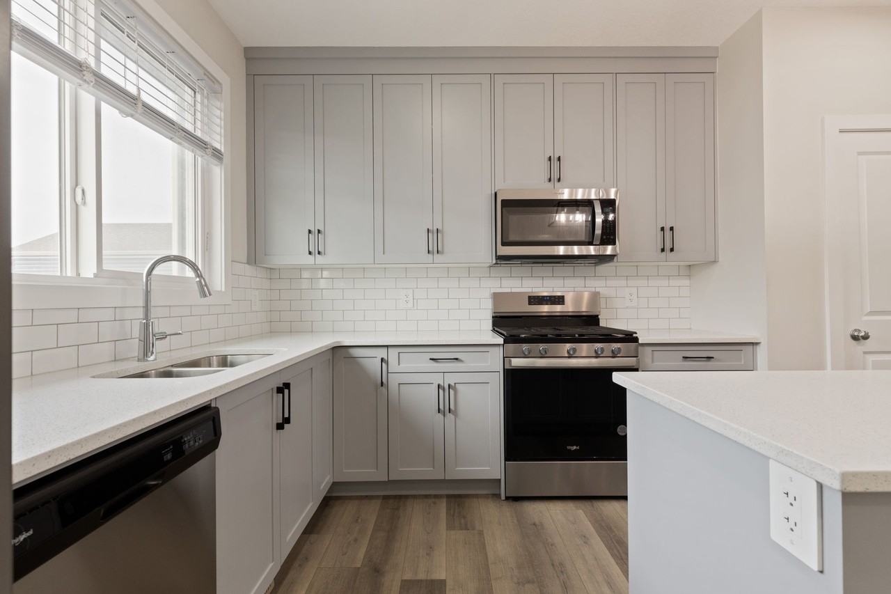 23 Heirloom Blvd Se - Photo 2 of 18