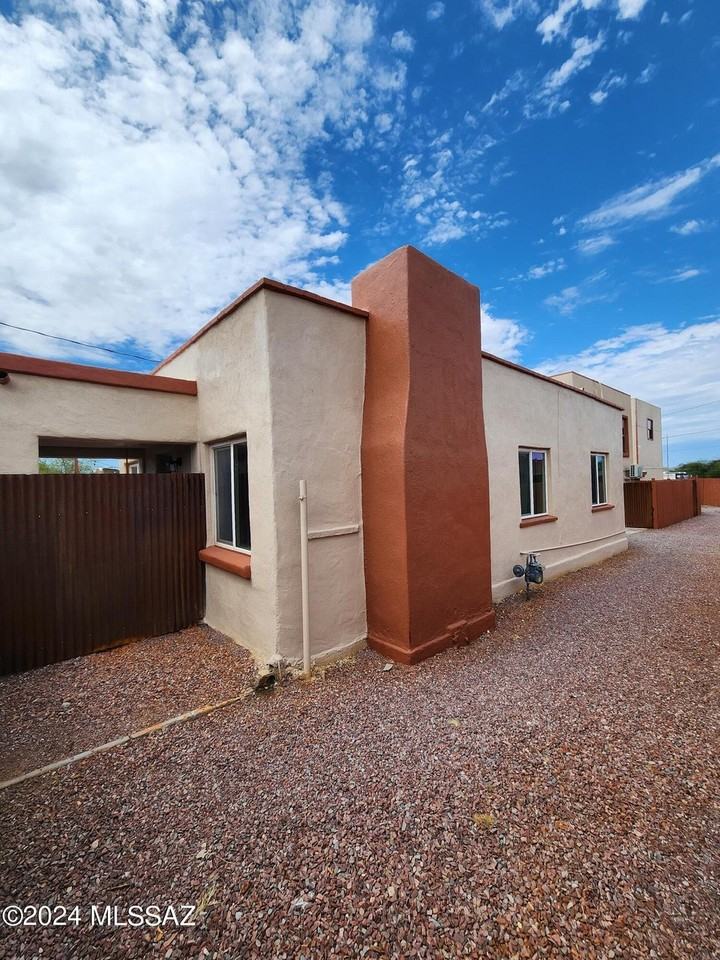 3914 S 5th Ave #A - Photo 6 of 18