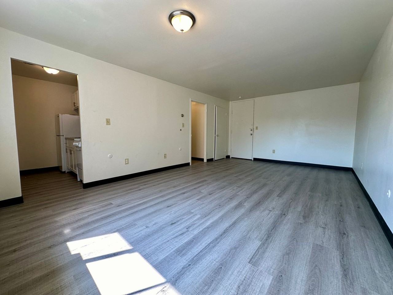 Brett Manor - Photo 2 of 28