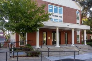 featured image of 979 Patterson St