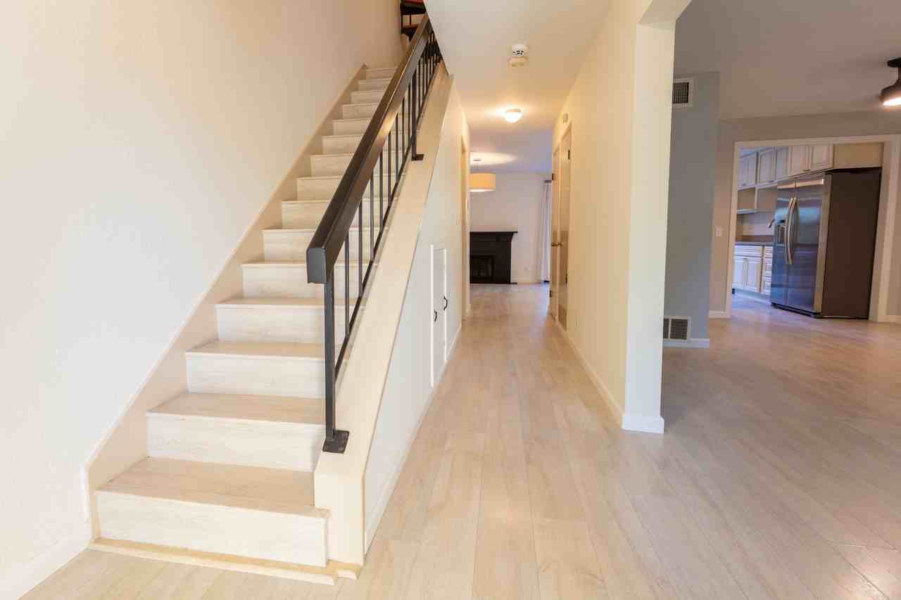 1660 Parkside Dr - Photo 3 of 23