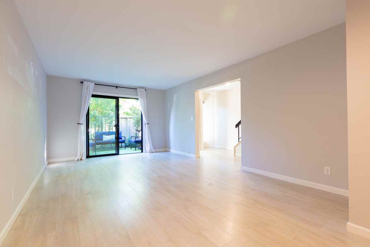 1660 Parkside Dr - Photo 5 of 23