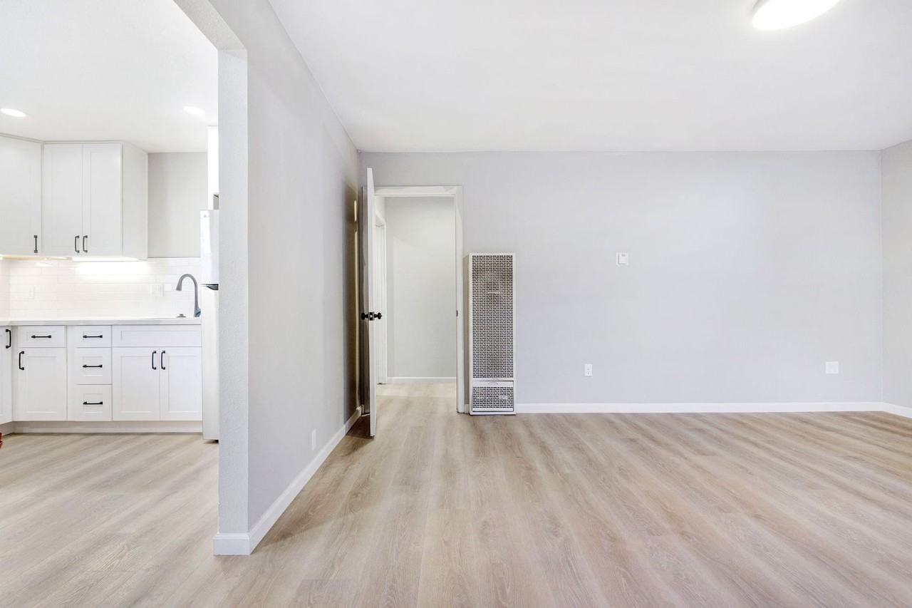 828 D St - Photo 2 of 26