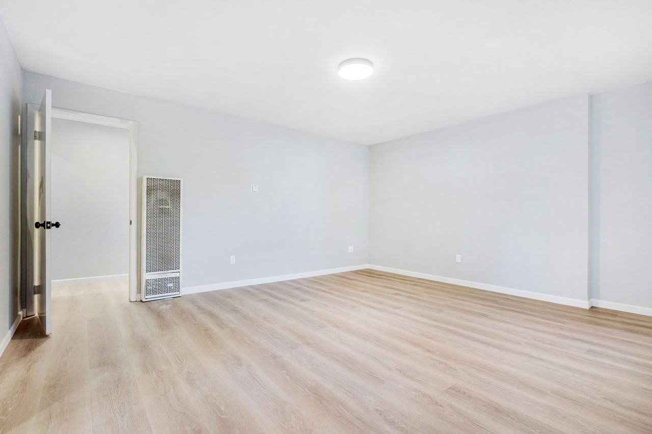828 D St - Photo 7 of 26