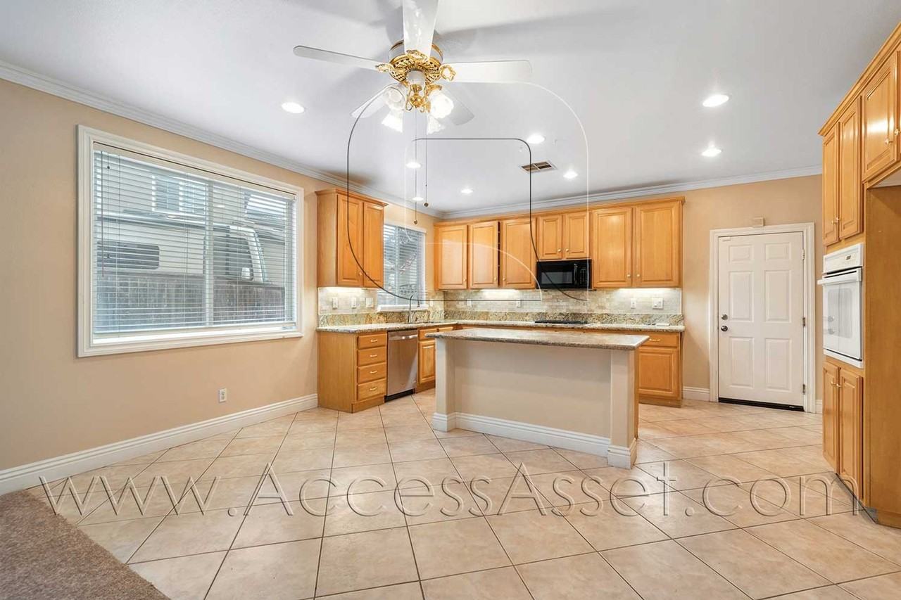 13432 Pelican Peak Ct - Photo 5 of 44