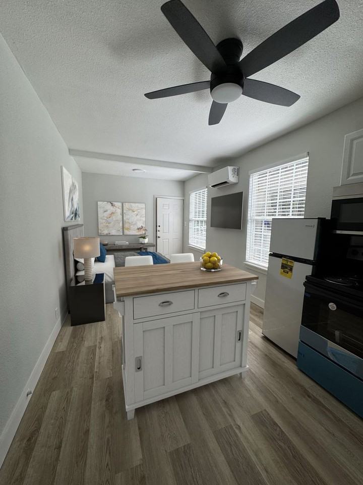 1506 Hurley - Photo 3 of 18