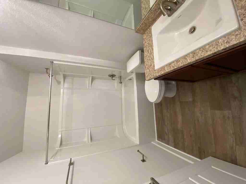 7294 Gateway Ct - Photo 4 of 41