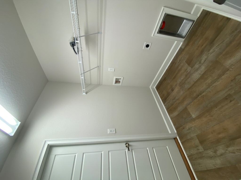 7294 Gateway Ct - Photo 7 of 41