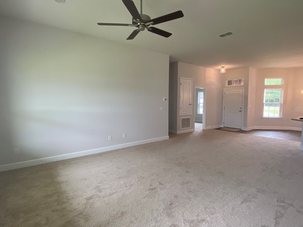 7294 Gateway Ct - Photo 4 of 41