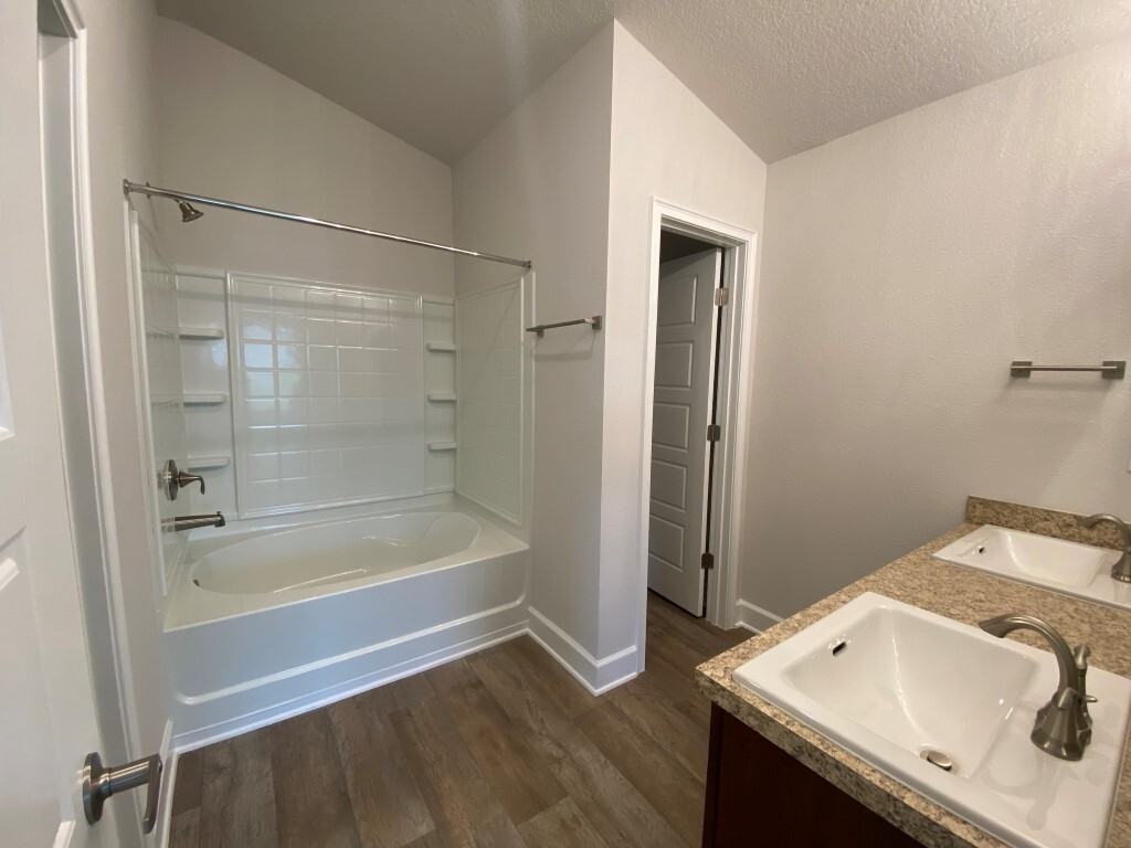 7294 Gateway Ct - Photo 3 of 41