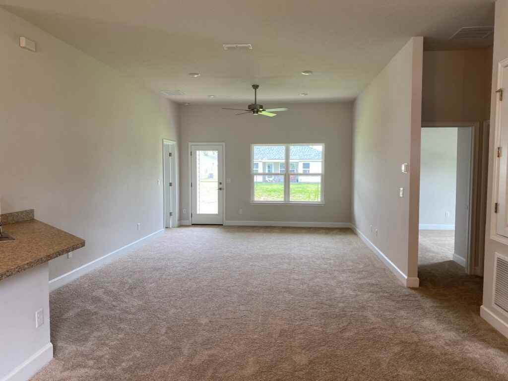 7294 Gateway Ct - Photo 4 of 41