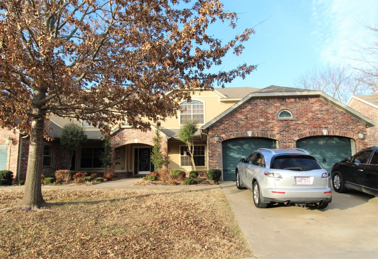 2556 E Turtle Creek Dr - Photo 2 of 20