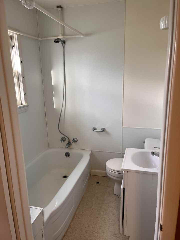 206 S High St - Photo 3 of 9