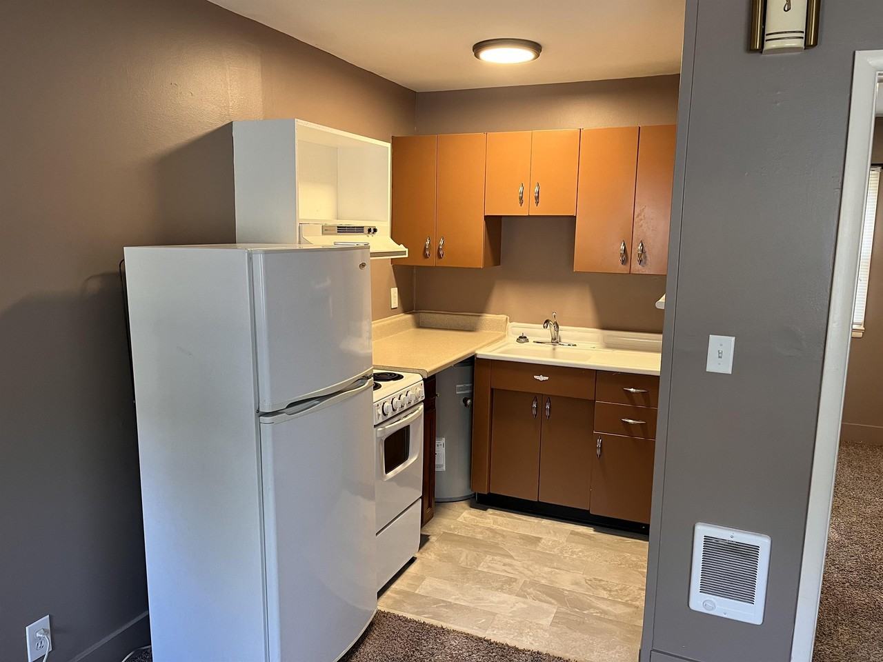 206 S High St - Photo 2 of 9