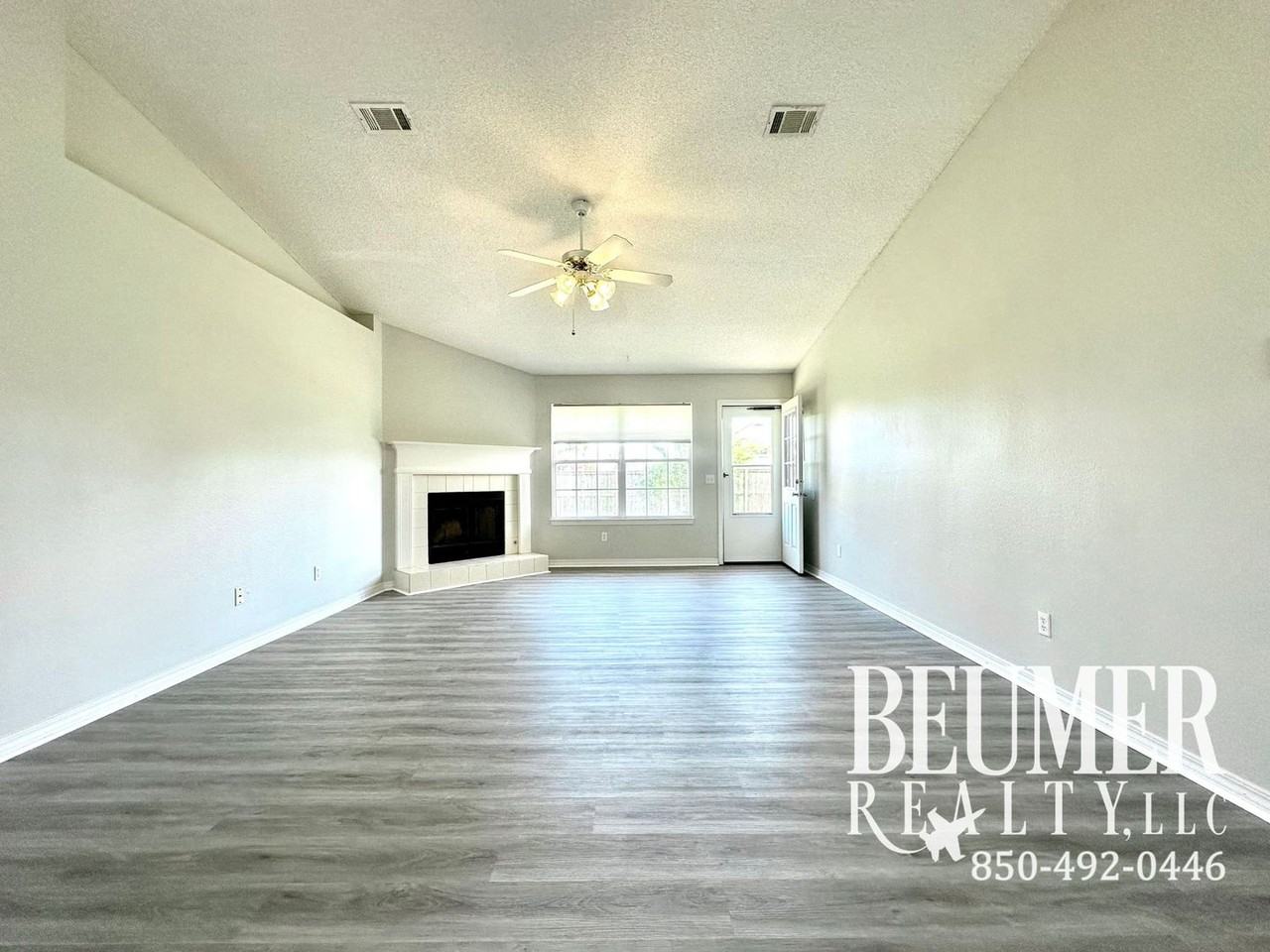6033 Firefly Dr - Photo 3 of 39
