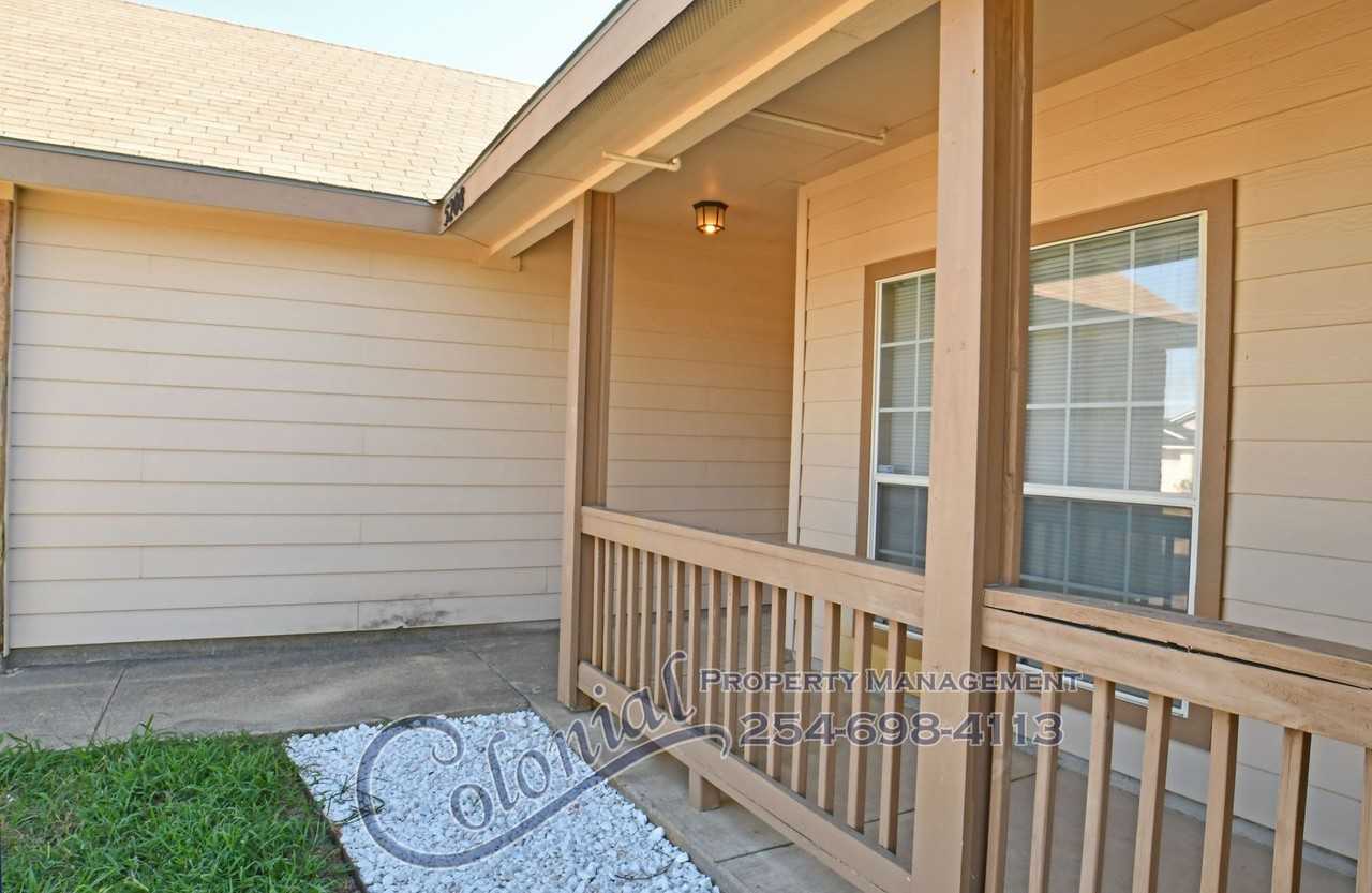 5208 Ranch Meadow St - Photo 2 of 36