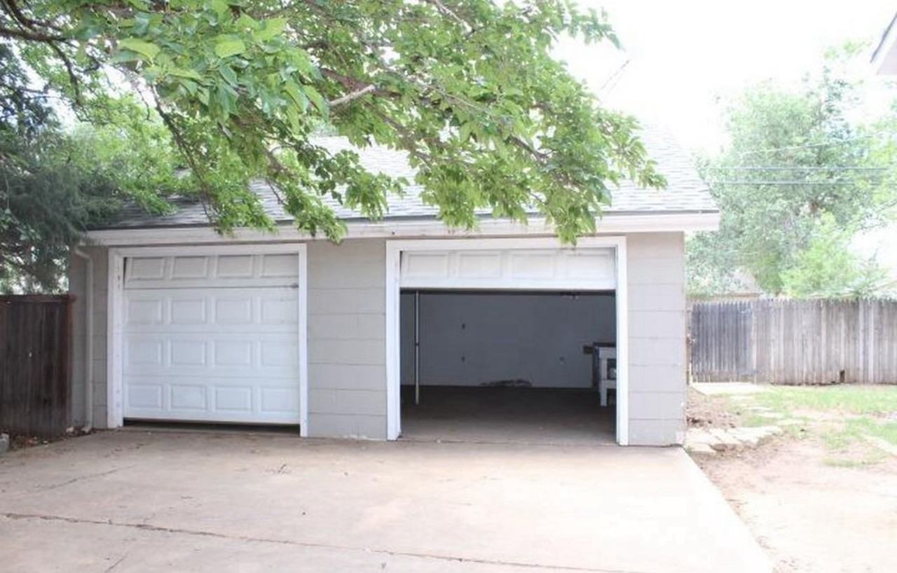 3111 30th St - Photo 4 of 20