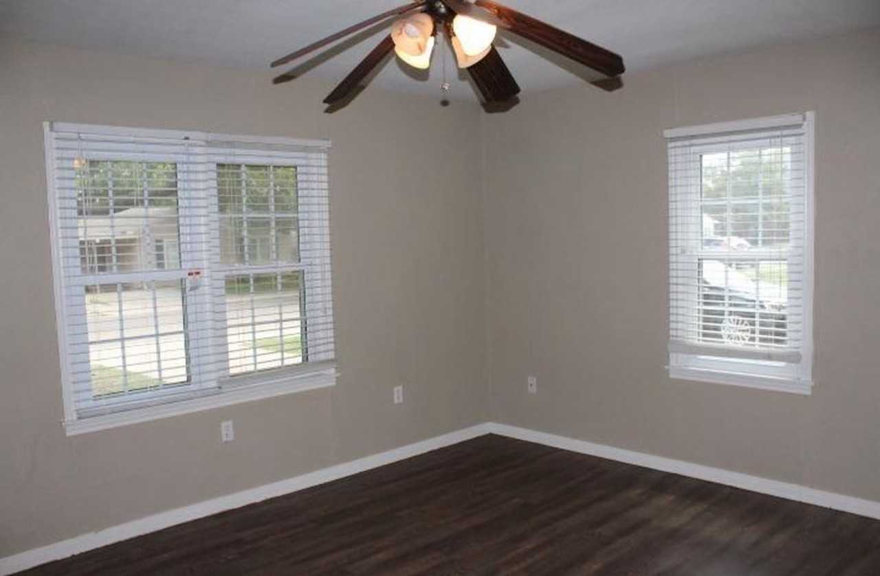 3111 30th St - Photo 5 of 20