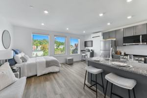 featured image of 585 Essex St