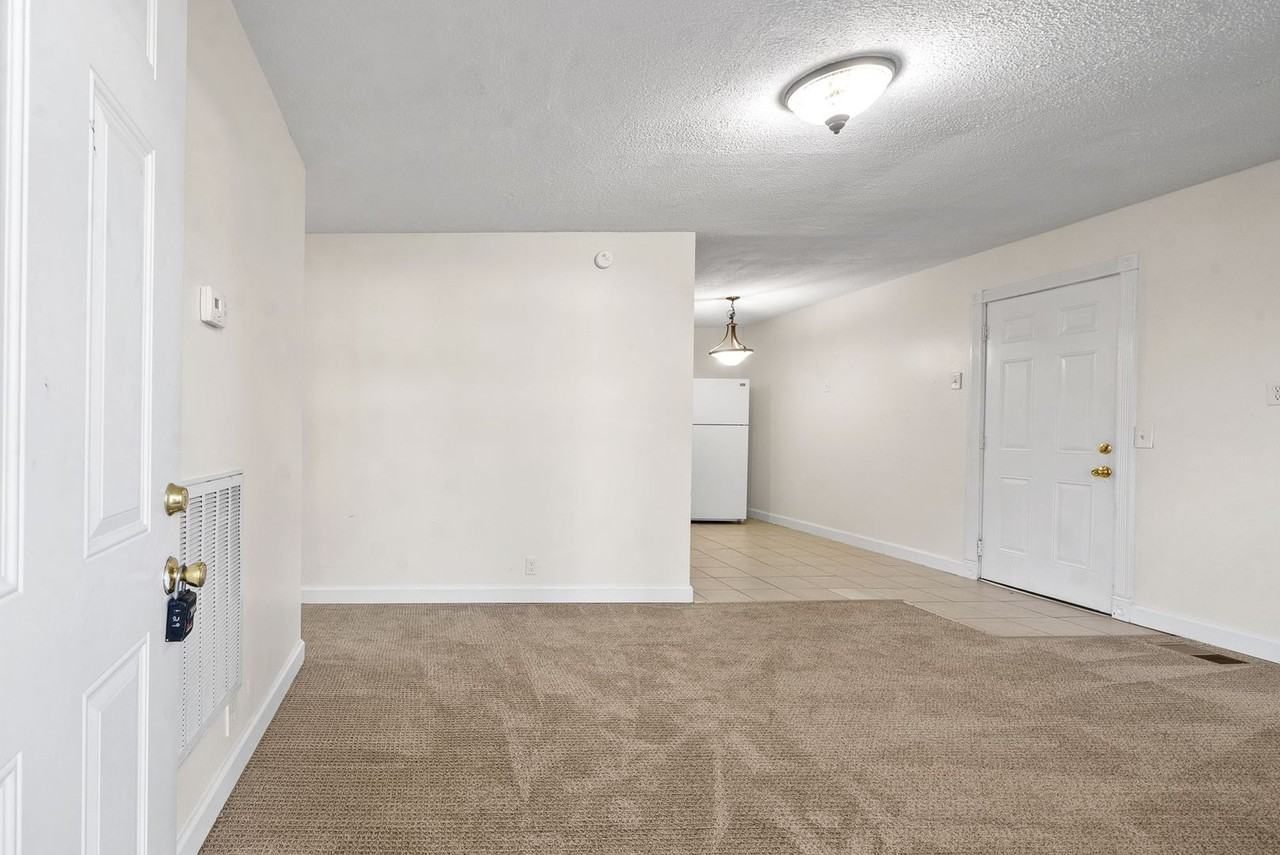 1509 Nichols Dr - Photo 3 of 25
