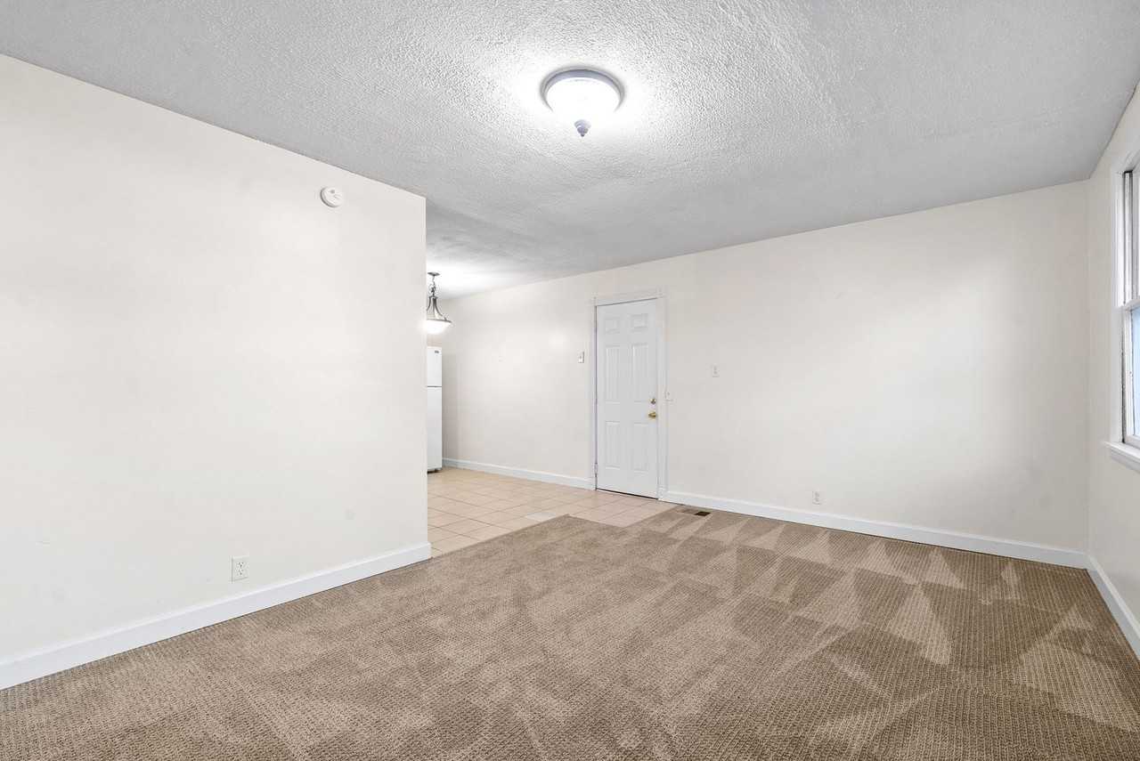 1509 Nichols Dr - Photo 4 of 25