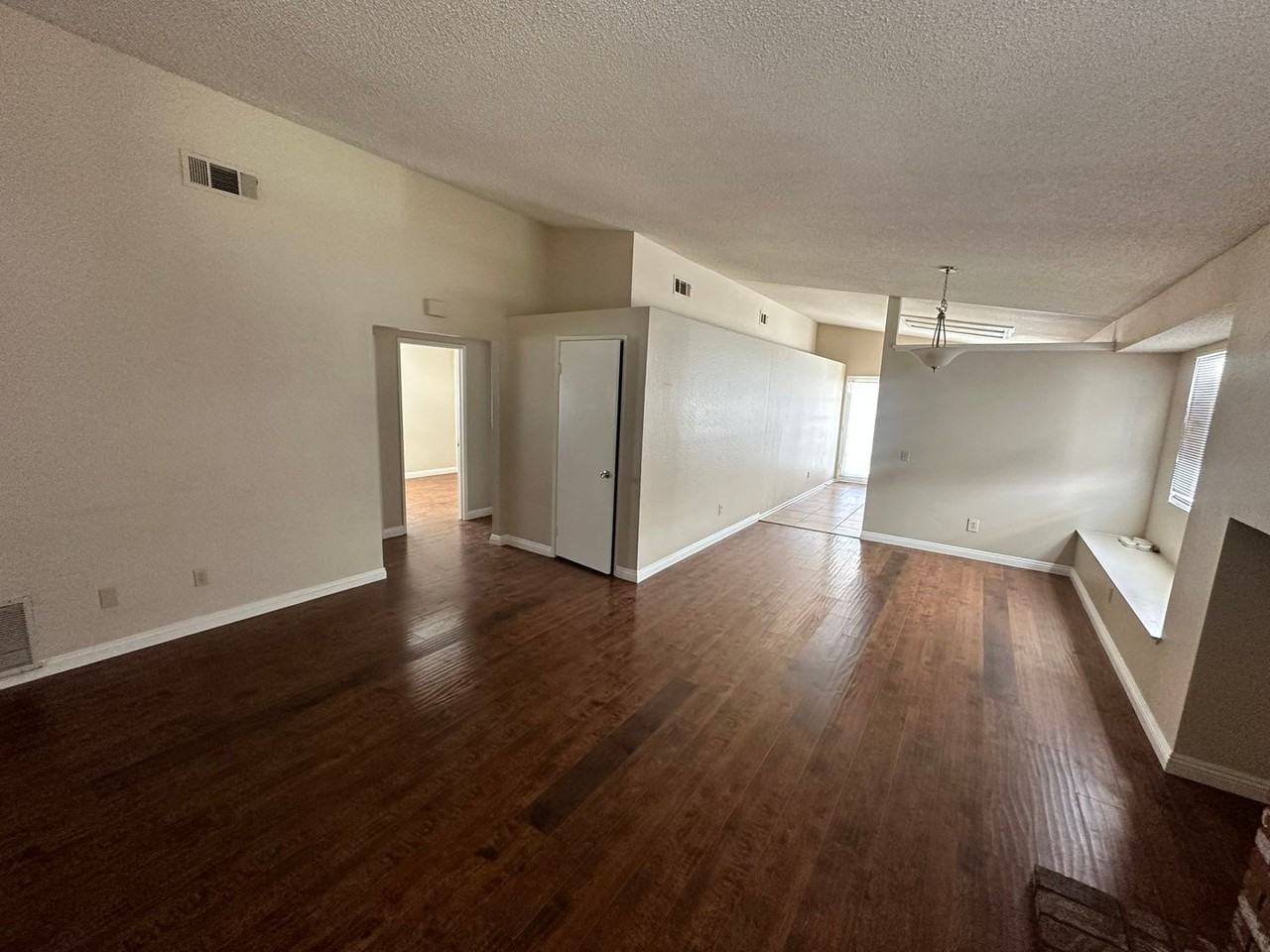 14169 Martinique Dr - Photo 4 of 18