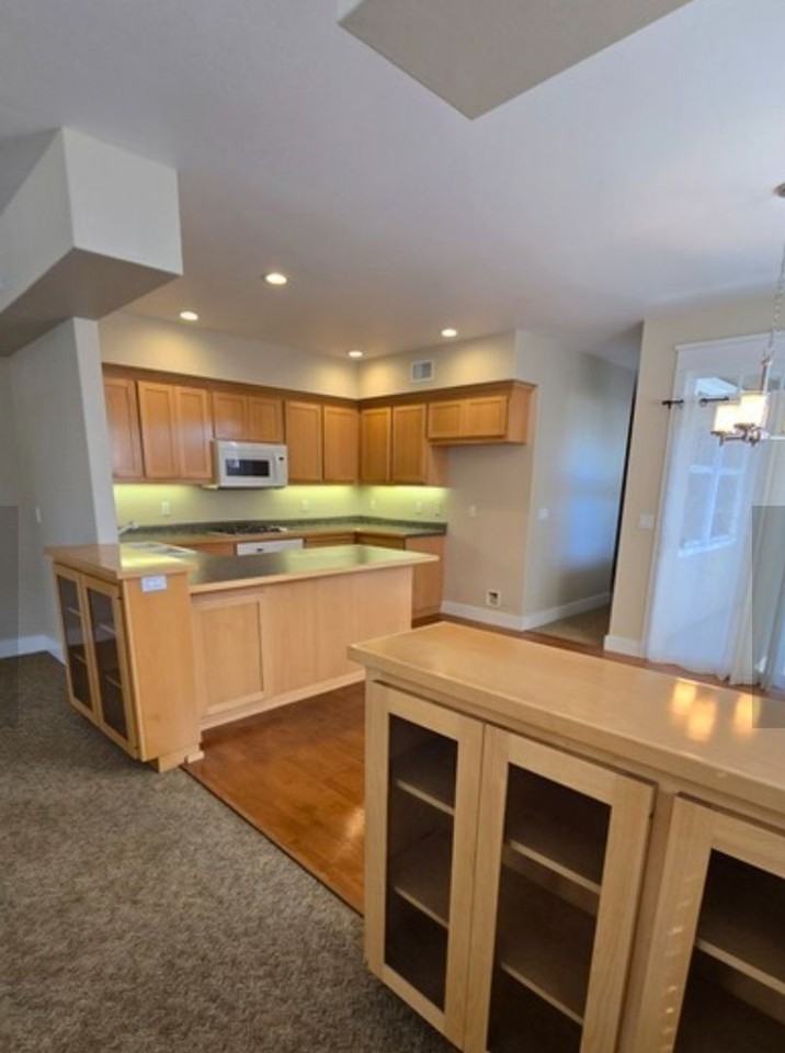 321 15th St - Photo 2 of 7