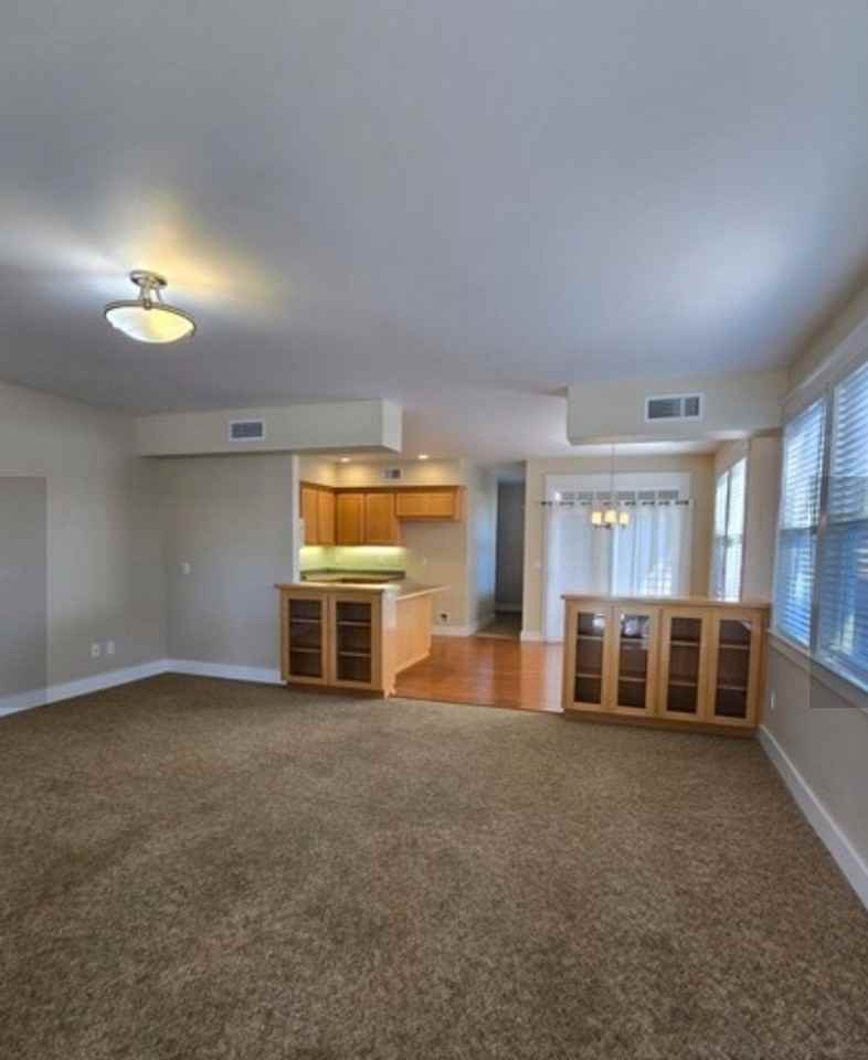 321 15th St - Photo 4 of 7