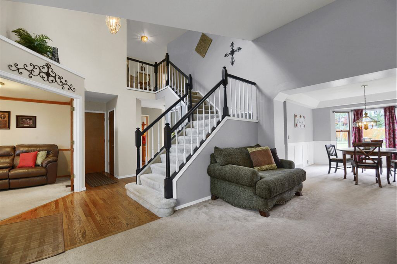 8892 Estebury Circle - Photo 2 of 7