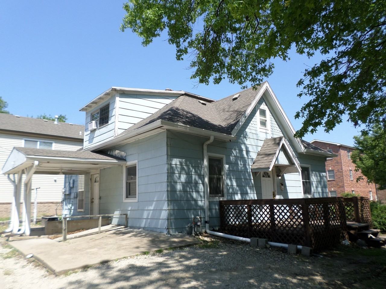 1001 Vattier St - Photo 2 of 17