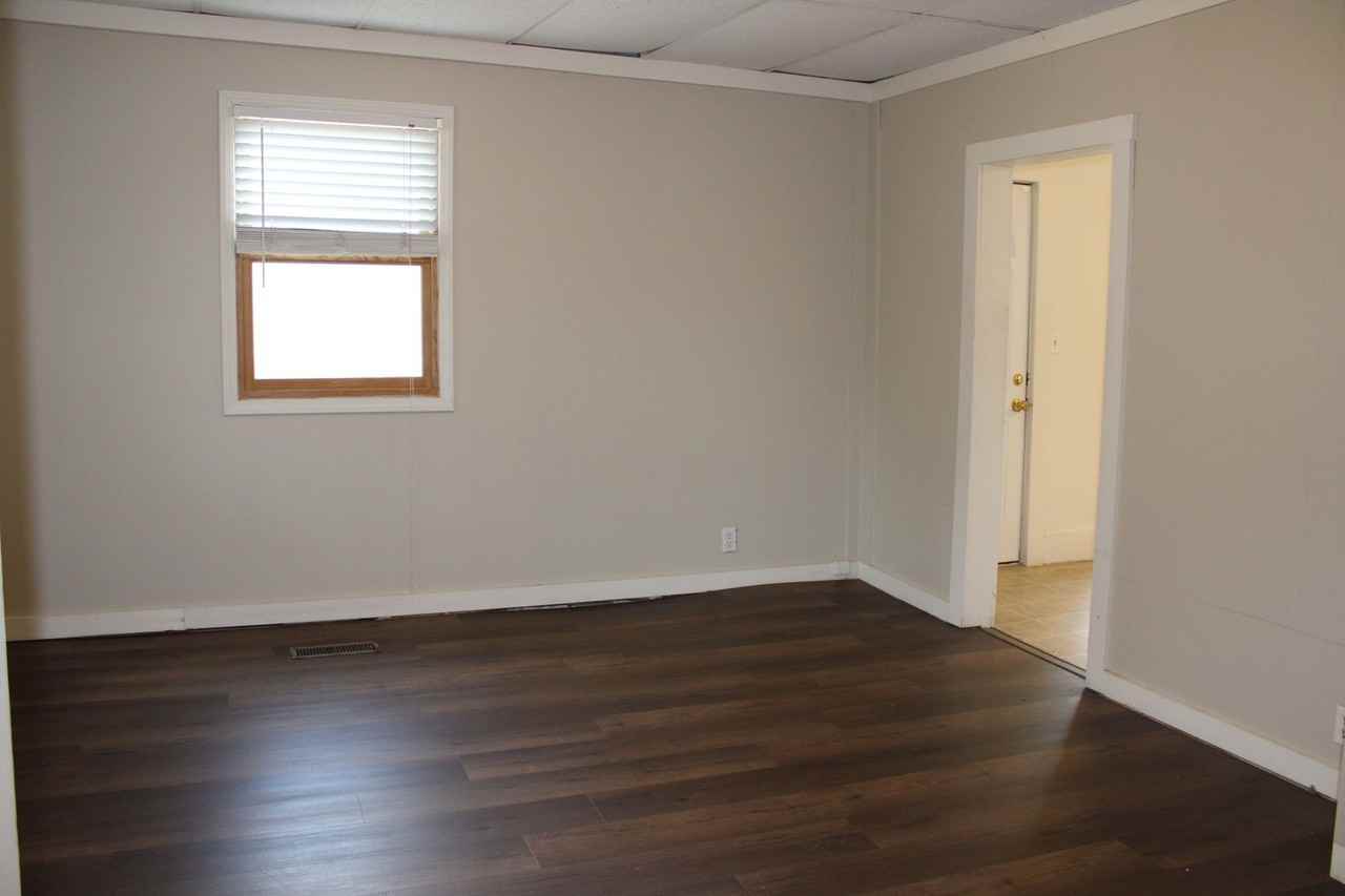 1001 Vattier St - Photo 4 of 17