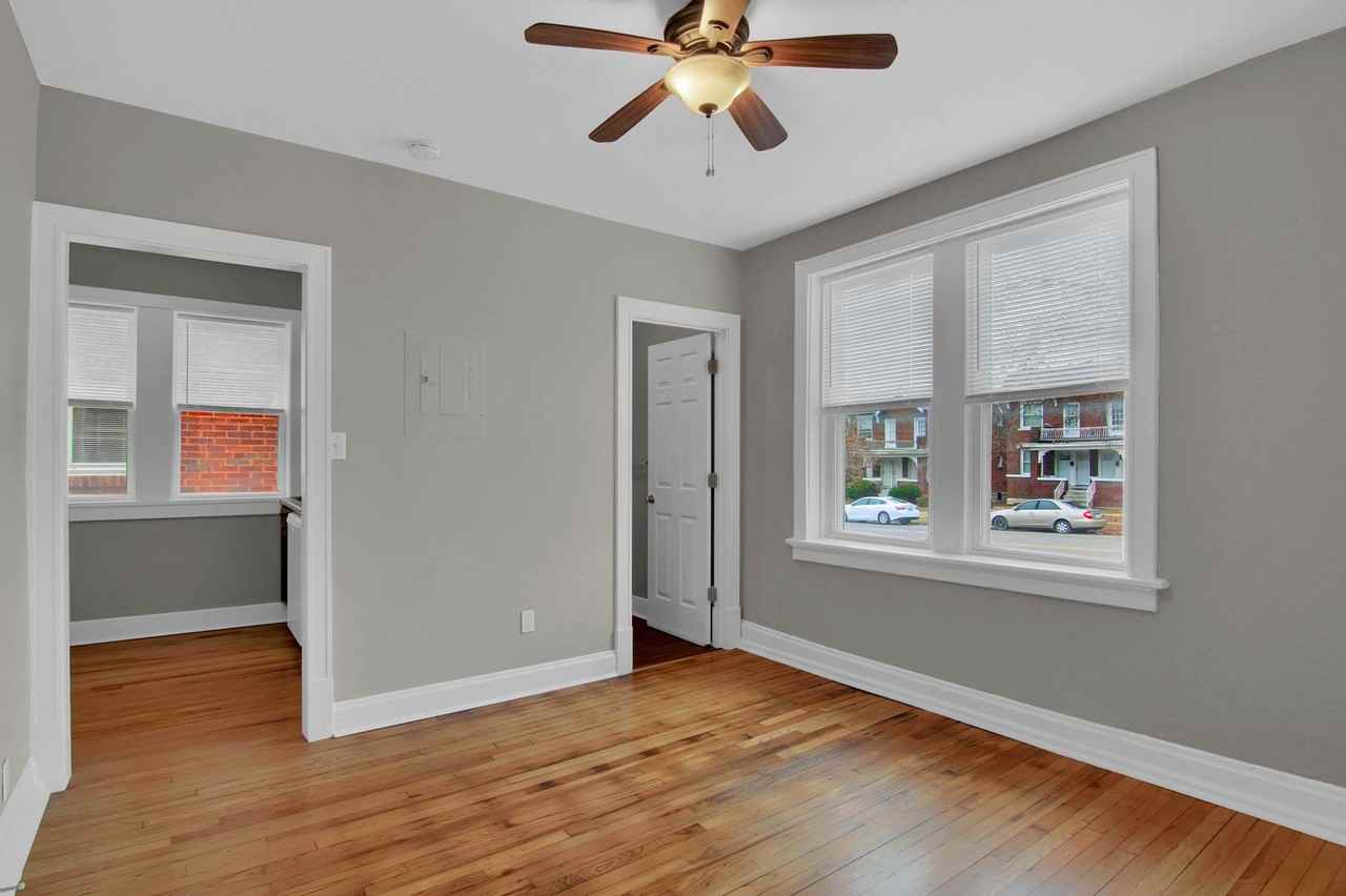 3922 Hereford St - Photo 6 of 16