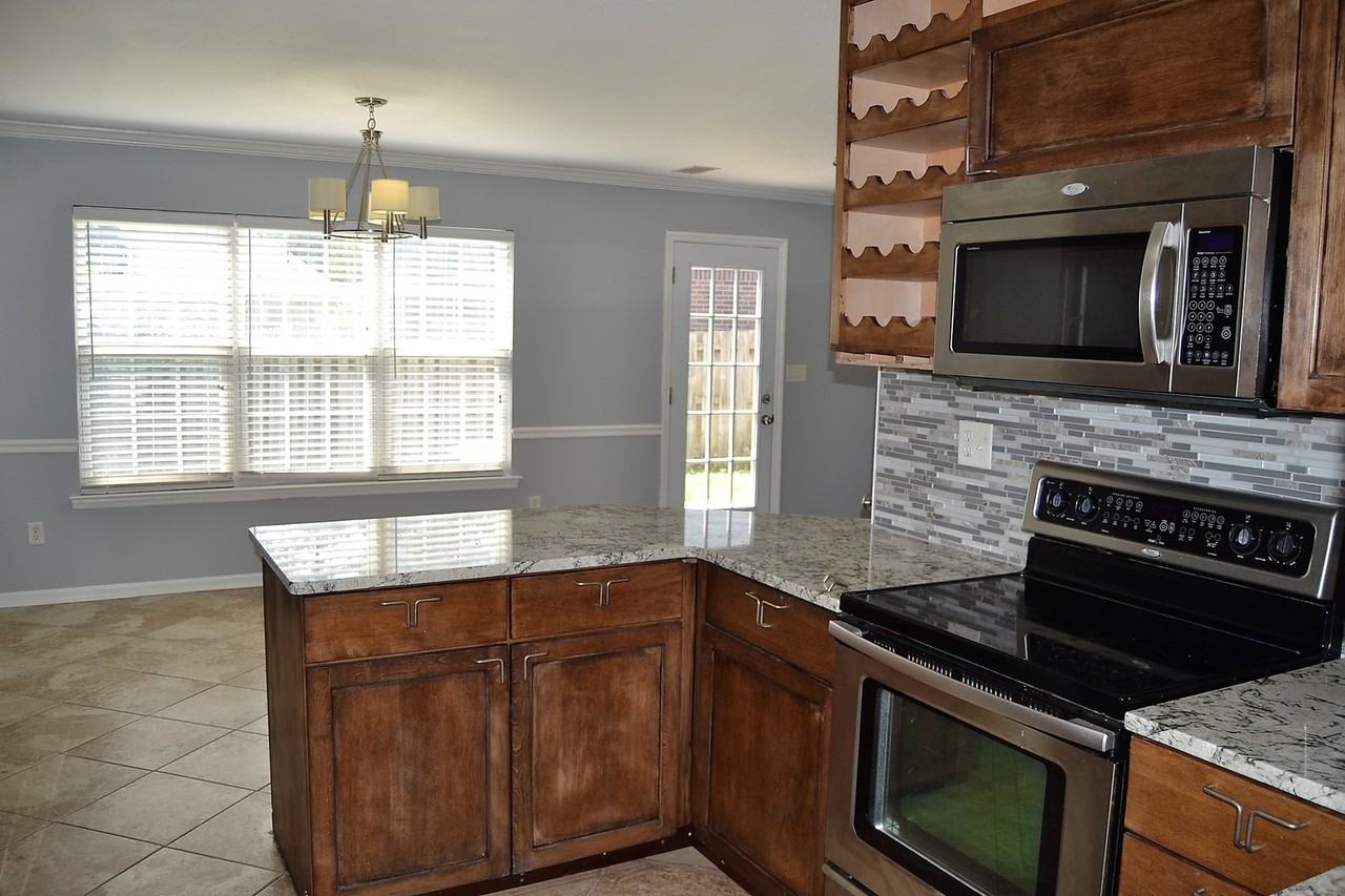 715 Spalding Ct - Photo 4 of 15