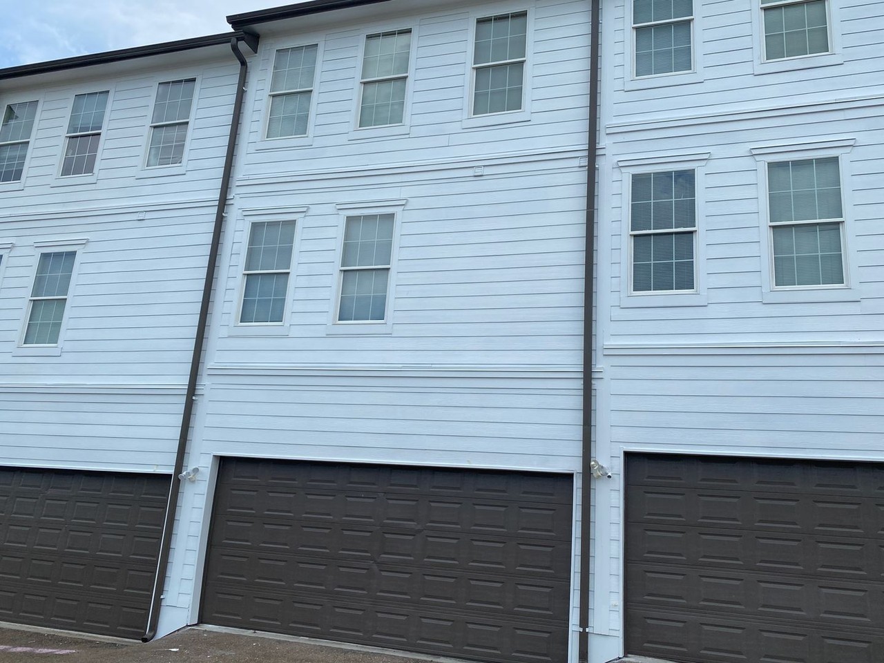 238 Town Center Dr - Photo 2 of 24
