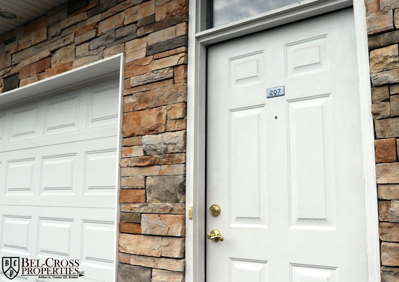 207 Suncrest Ter - Photo 2 of 24