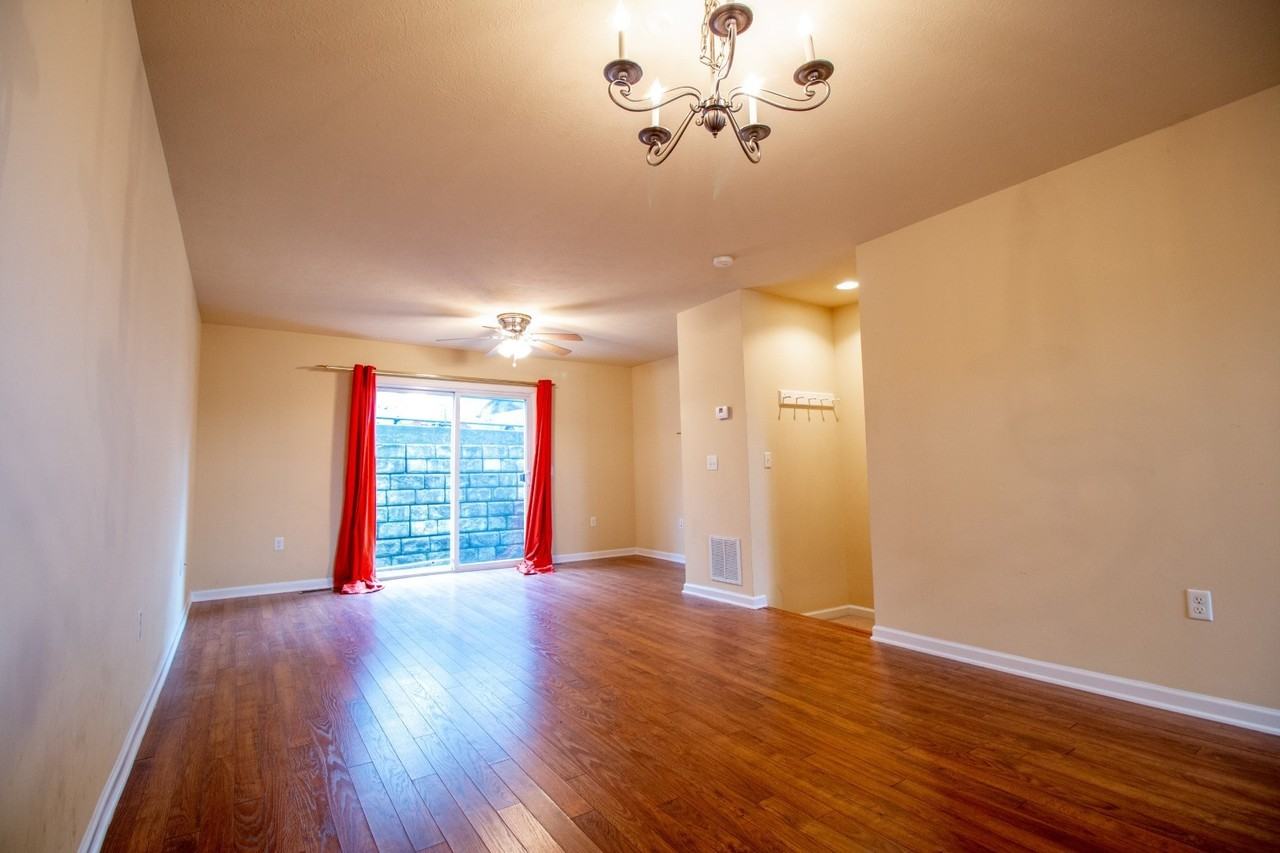 207 Suncrest Ter - Photo 7 of 24