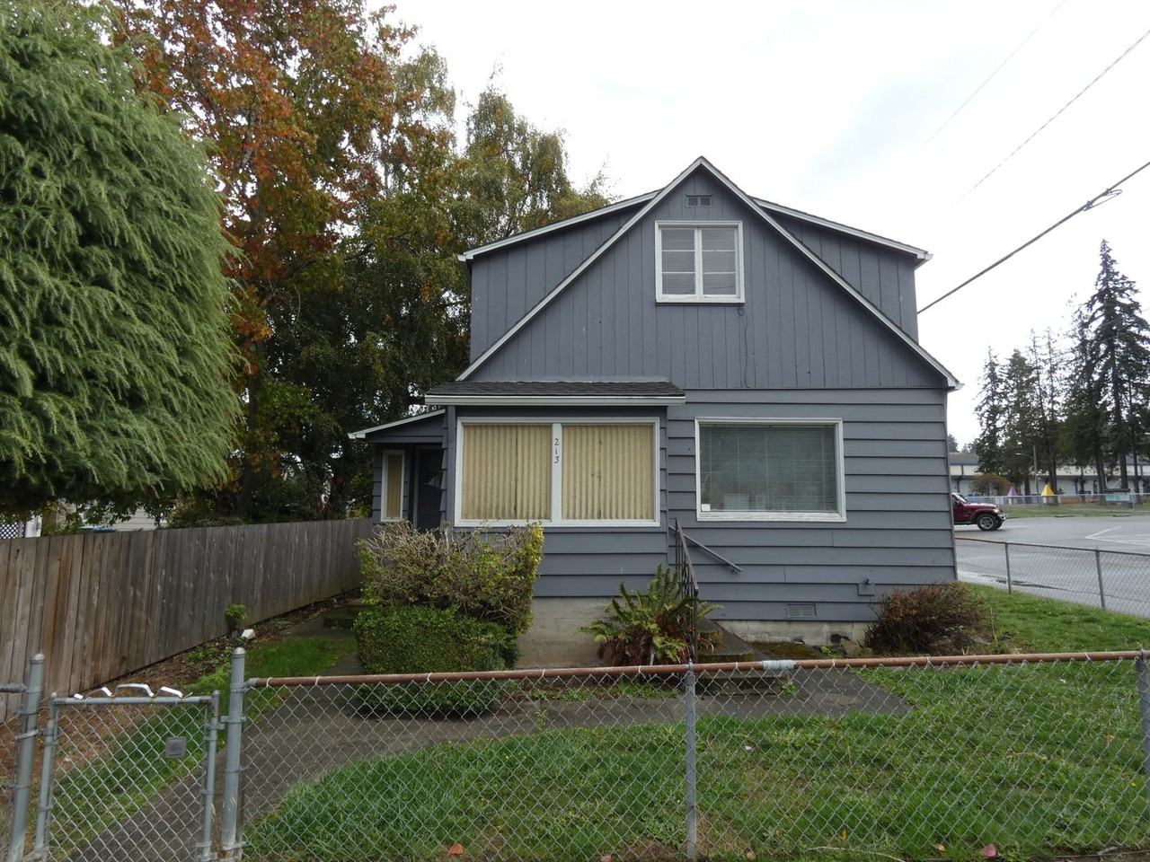 213 S Francis St - Photo 2 of 23