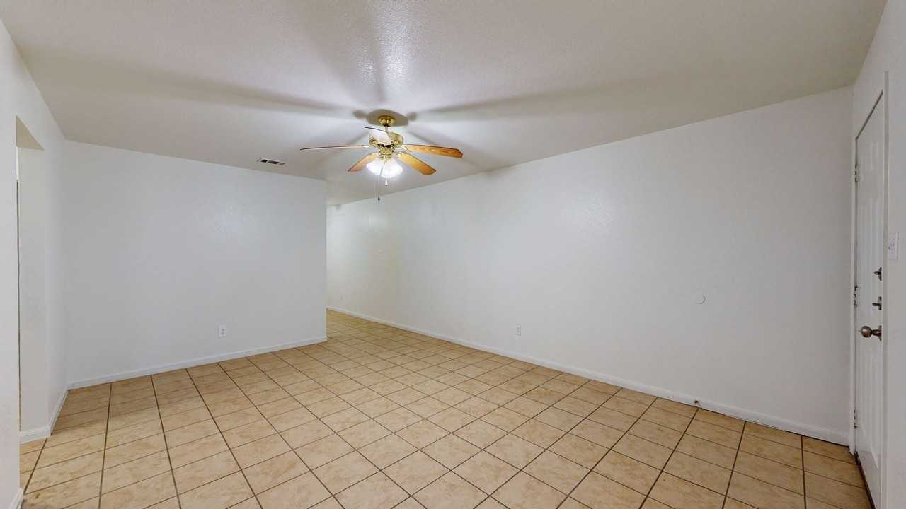 1403 Hopi Trl #A - Photo 6 of 15