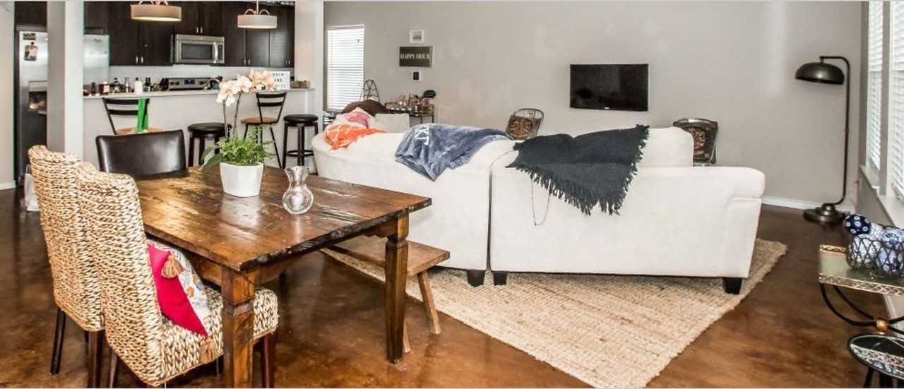 3136 Sandage Ave - Photo 2 of 7